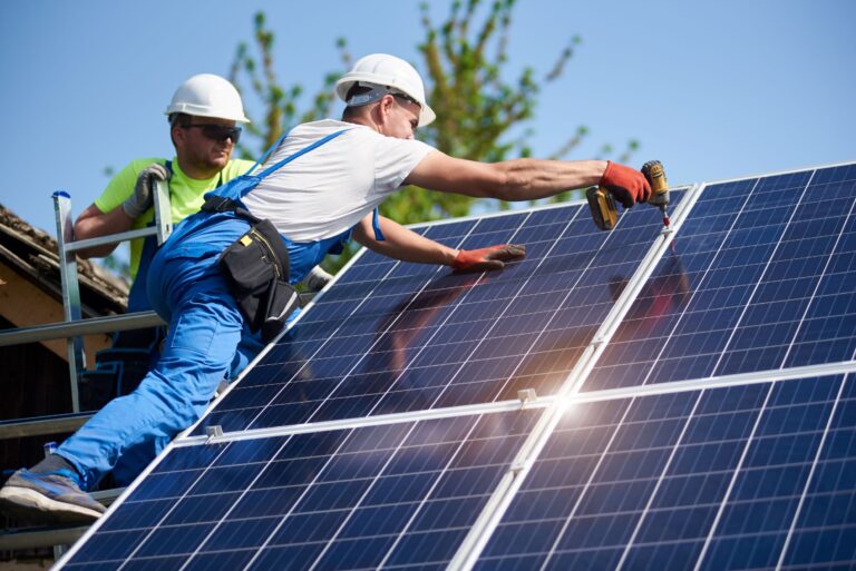 7 Best Software Tools For Solar Panel Installers